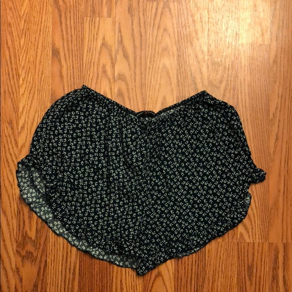 Brandy Melville Pants - Brandy Melville Shorts